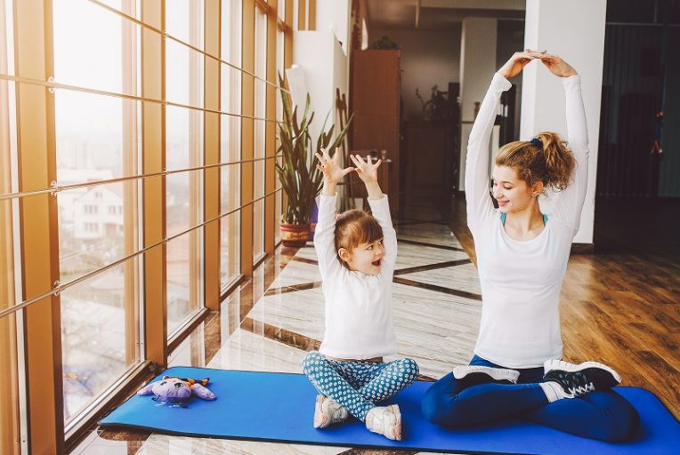 12 benefícios de praticar yoga instituto novva