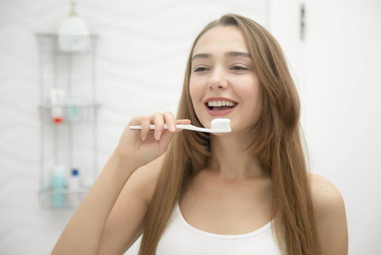Cuidados com a escova de dente instituto novva