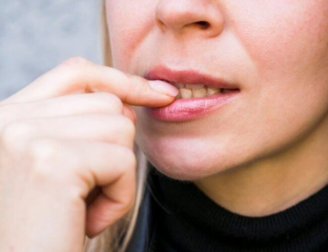 Os piores hábitos que estragam os seus dentes instituto novva
